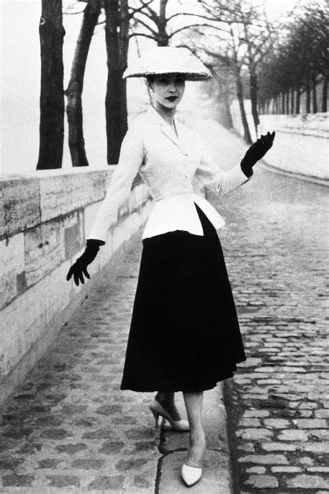 cappellino anni 40 dior|Christian Dior's New Look 1940's .